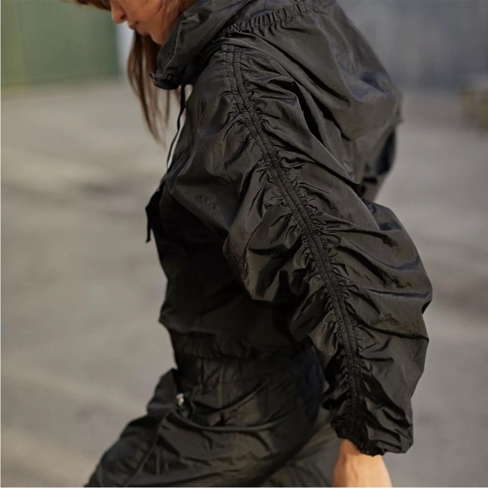 FP Women's rain bomber jacket/ windbreaker - Picture 2 of 6